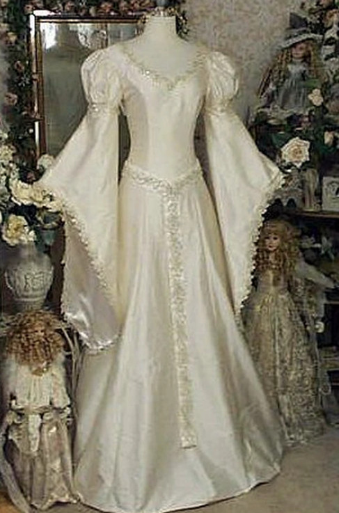 Victorian Vintage A Line Medieval Wedding Dress With Flare Long Sleeves Bridal