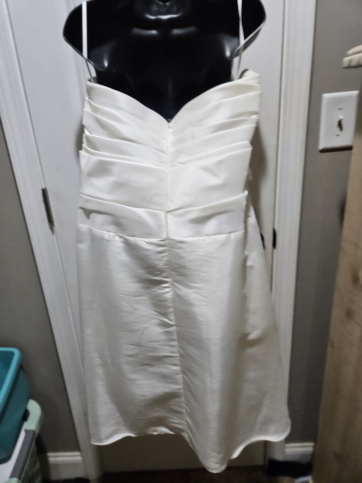Venus Ivory Sweetheart Strapless Ruched, Sheath Wedding Dress 22W With Veil