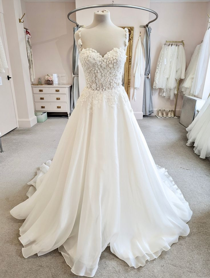 Boho Wedding Dresses Chiffon Lace Appliques White Ivory Beach Bridal Gowns