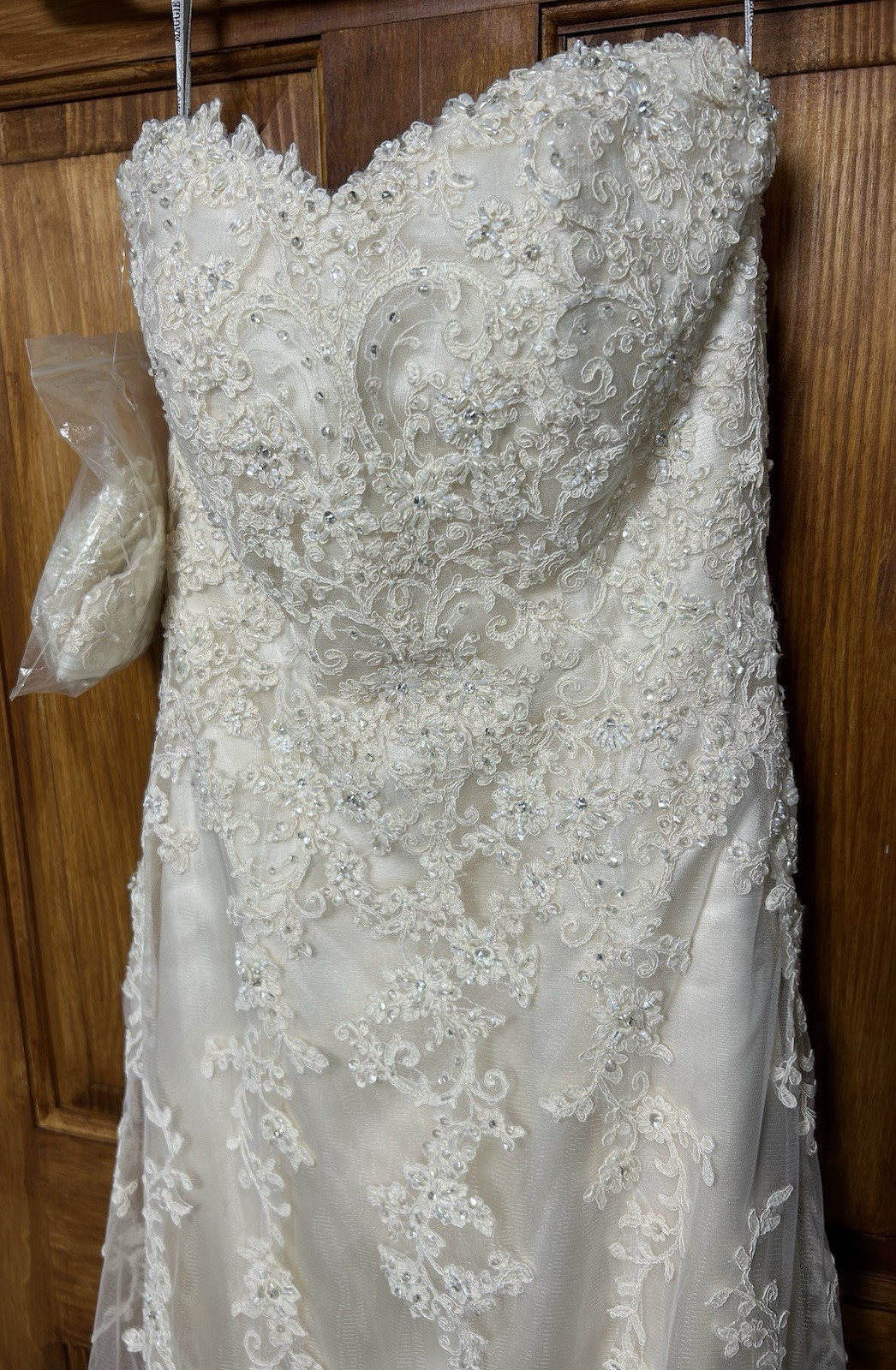 Maggie Sottero Emma Wedding Dress Size 6 Ivory Corset Detachable Cap Sleeves