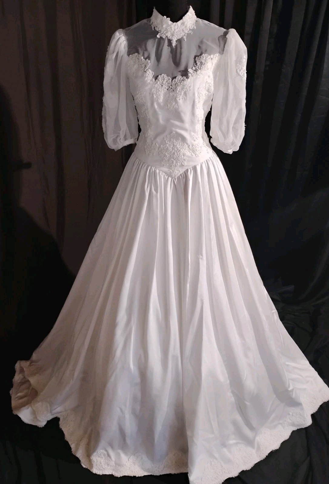 White Short Sleeve Wedding Gown Sz L Train High Neck