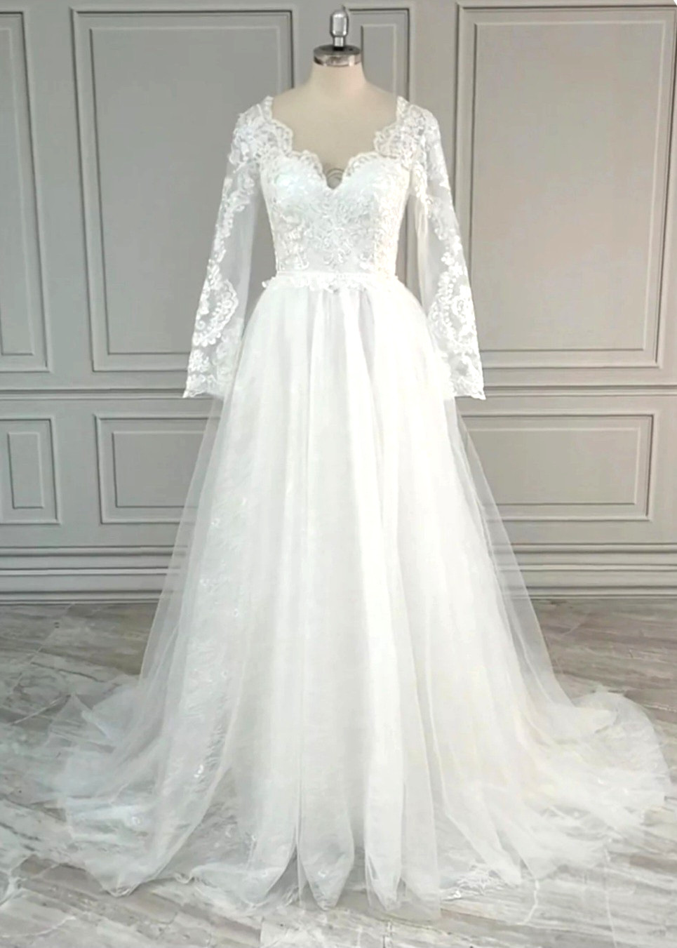 Unbranded long Sleeve sweetheart Neck White tulle and lace Wedding Dress sz 8