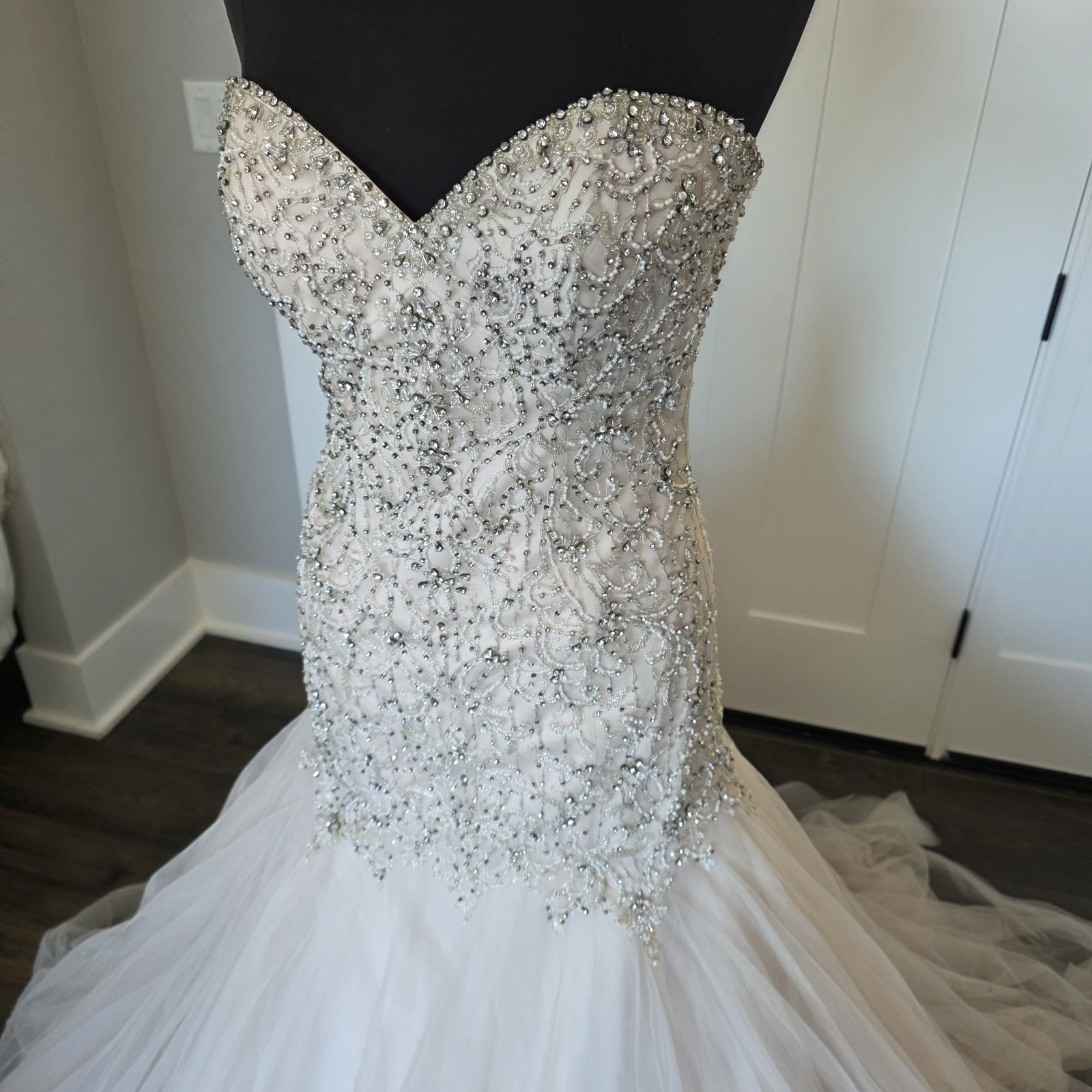 Essense of Australia Sample Wedding Dress D2195 Mermaid Sweetheart Beaded 14