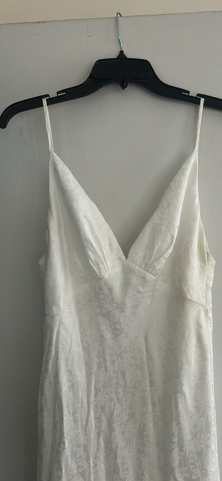 Jenny Yoo Women’s Size 6 White Silk Satin Floral Jacquard V-Neck Slip Gown