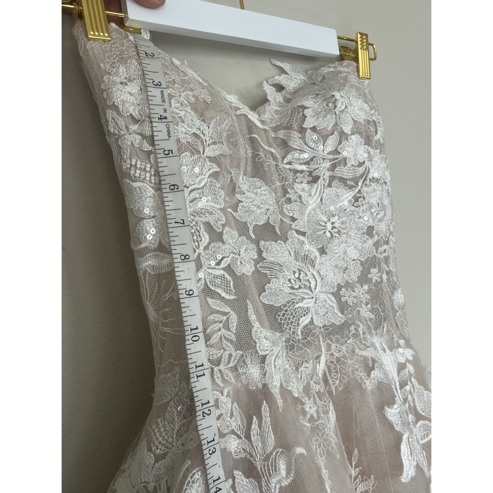 MONIQUE LHUILLIER WEDDING DRESS WITH VEIL FLORAL EXC CONDITIONLACE XXS CORSETTE