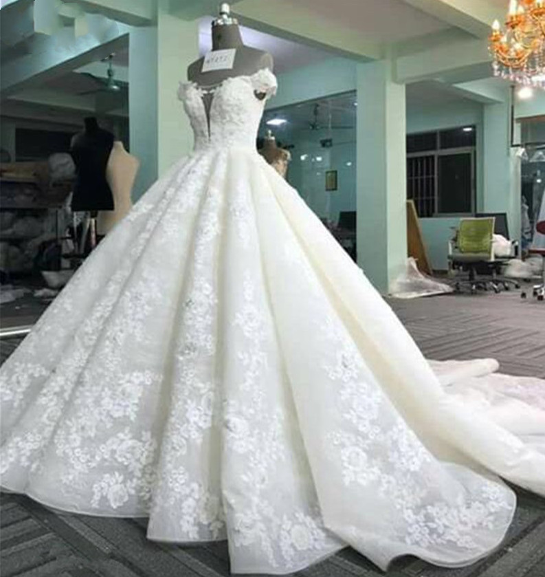 Elegant Wedding Dresses Lace Appliques Off Shoulder Formal Ball Gown Custom