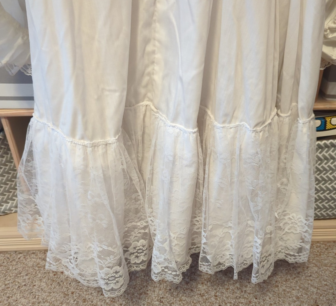 Vintage Loralie Designer Lace Gown Women’s 11/12 White Wedding Dress