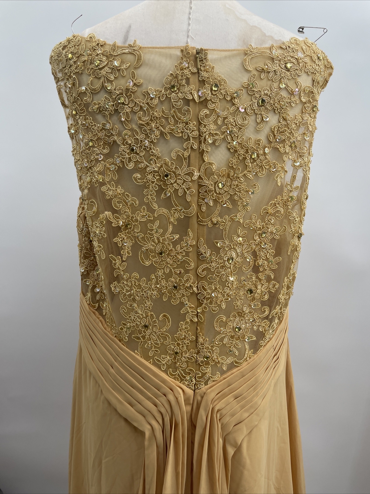 Women’s Wedding Embroidery Mustard Scoop Neck Sleeveless Satin Lace Gown Size 12