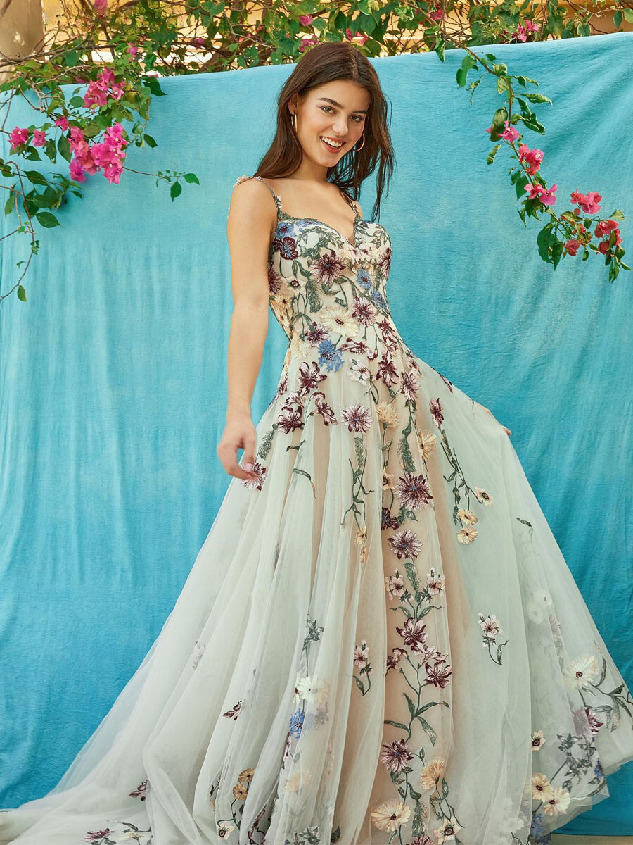 Floral Lace A Line Wedding Dress Tulle 3D Flowers Spaghetti Straps Bridal Gowns