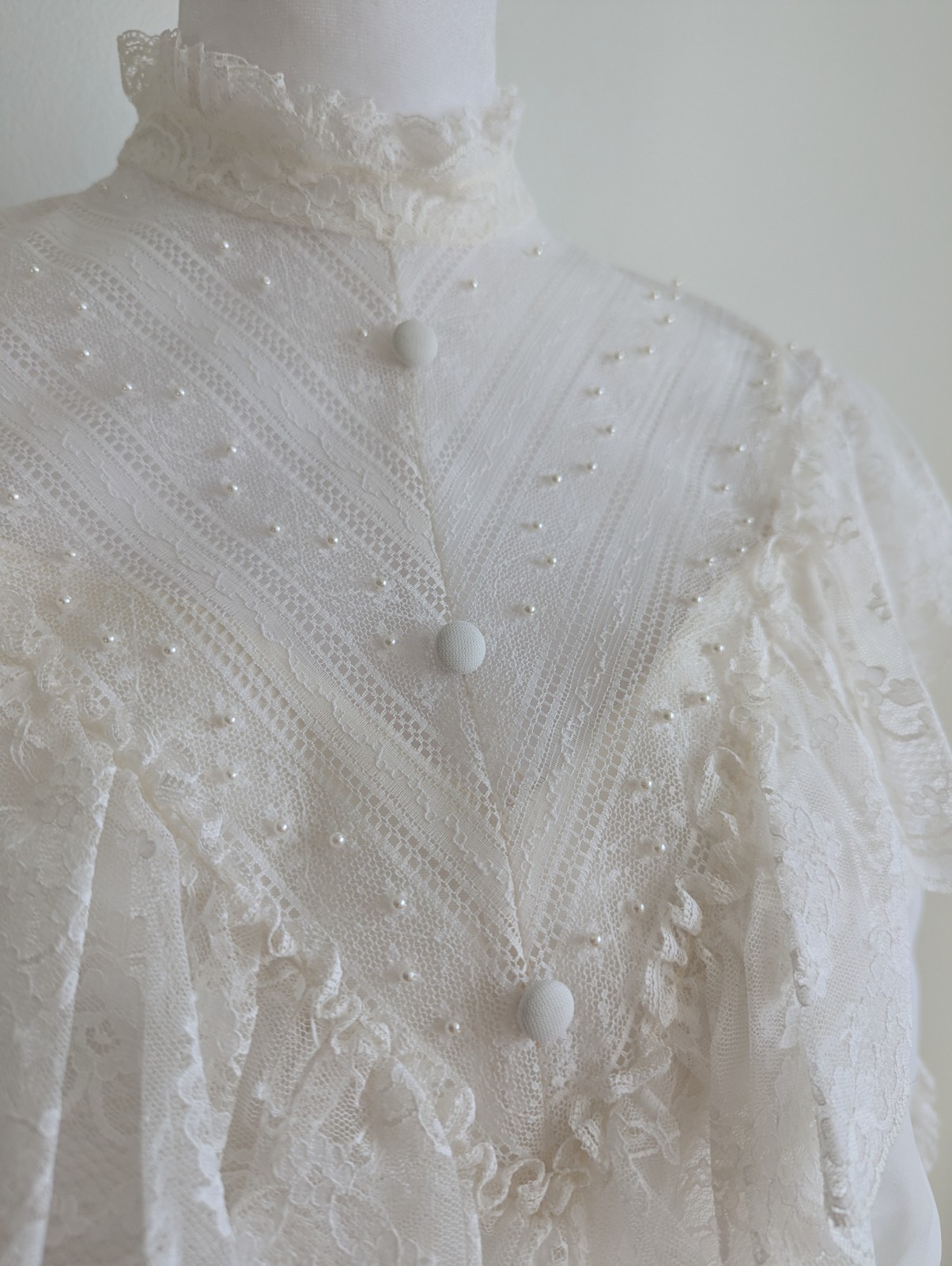 VTG Ethereal 1970s Ruffle Lace High Neck White Prairie Dress / Wedding Gown 4