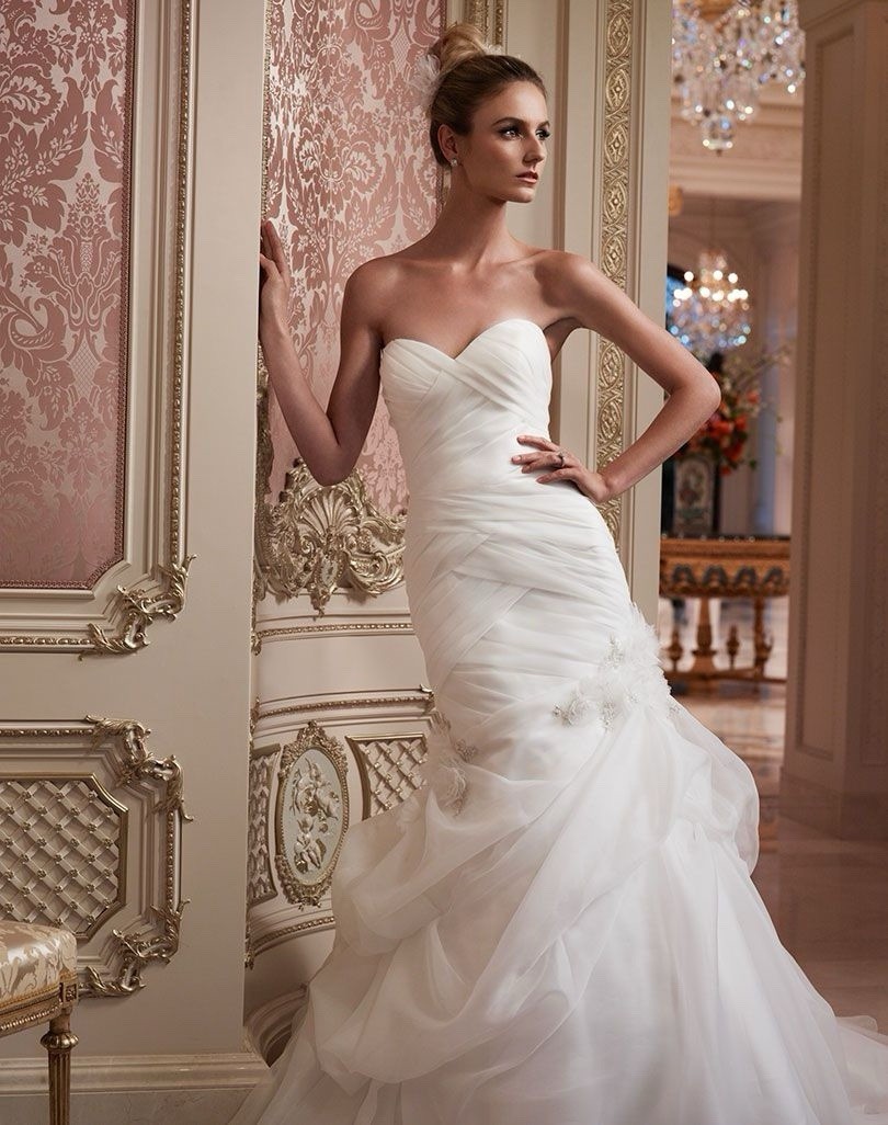 Casablanca Bridal Style 2088 Wedding Gown Never Worn Size 6 Ivory Retail $1575