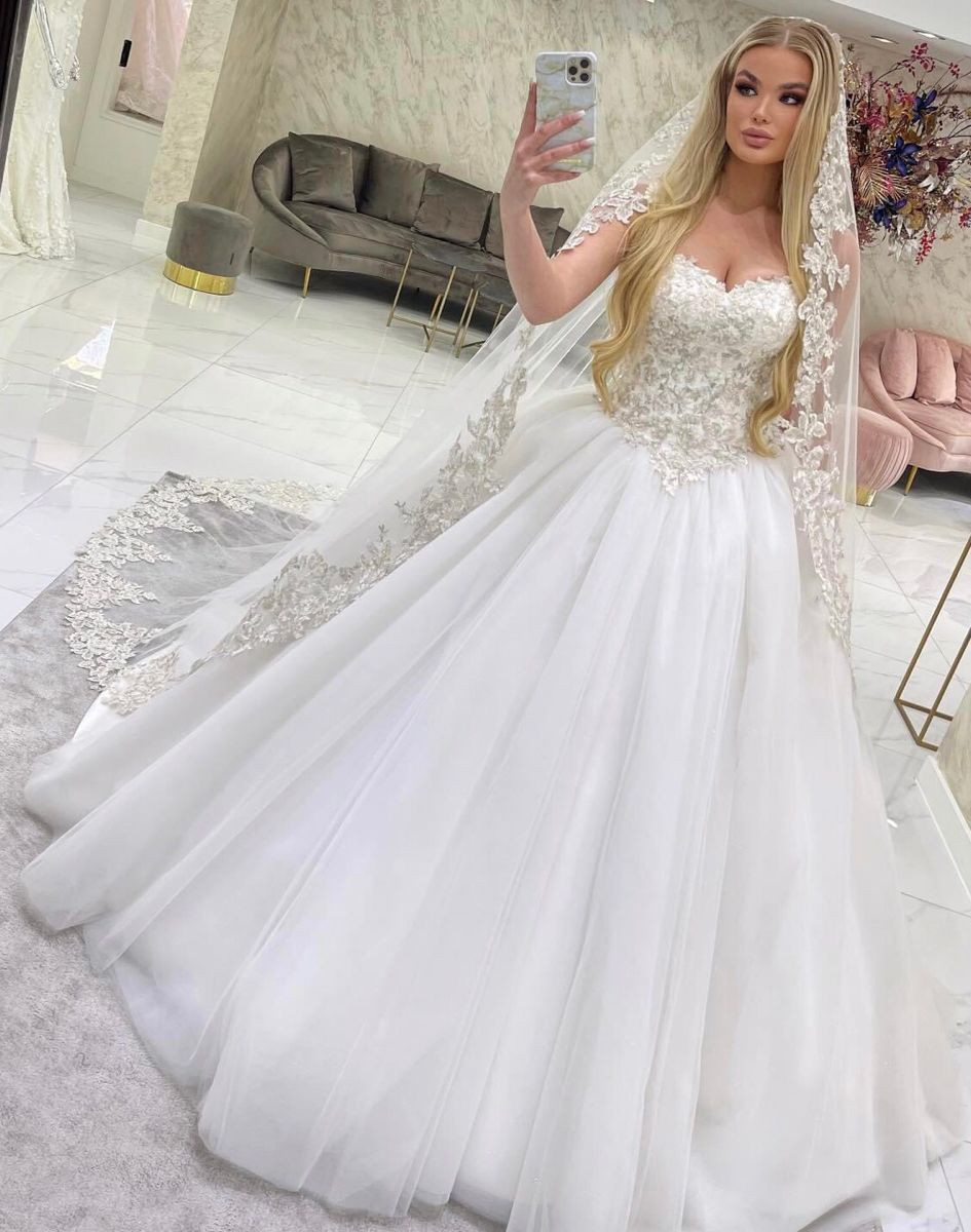 Elegant Wedding Dresses Sweetheart Lace Appliques A Line Sweep Train Bridal Gown
