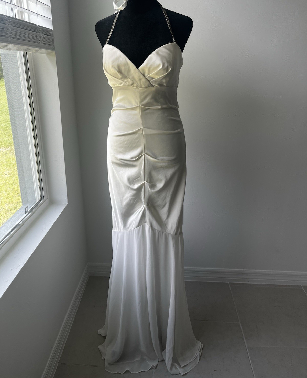 Ivory Satin Halter Neck Ruched Mermaid/Trumpet Maxi Wedding Dress 14P Zip