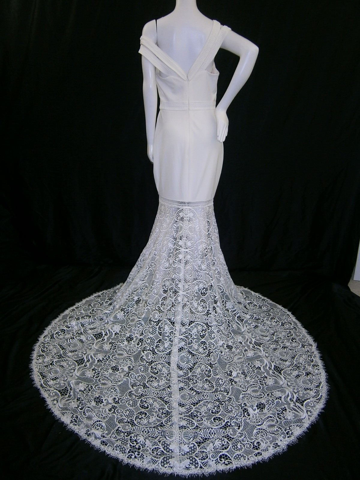 Chosen Kyha Wedding Dress 10-12 Ivory Lace Matte Jersey Crochet Off Shoulders