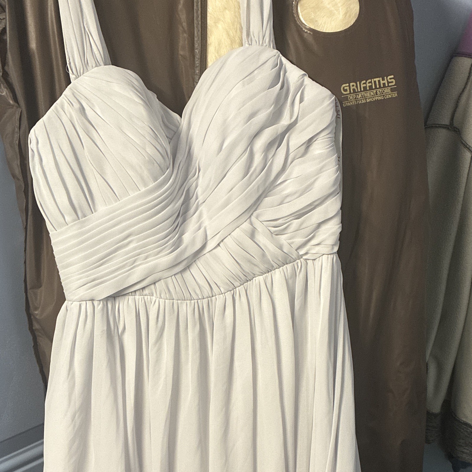 JJ’s House Sweetheart Sleeveless A-Line Chiffon Pleated Button Back Dress 8
