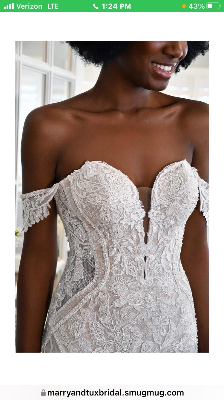 Sweetheart Essense of Australia wedding dress white size 8 never worn 