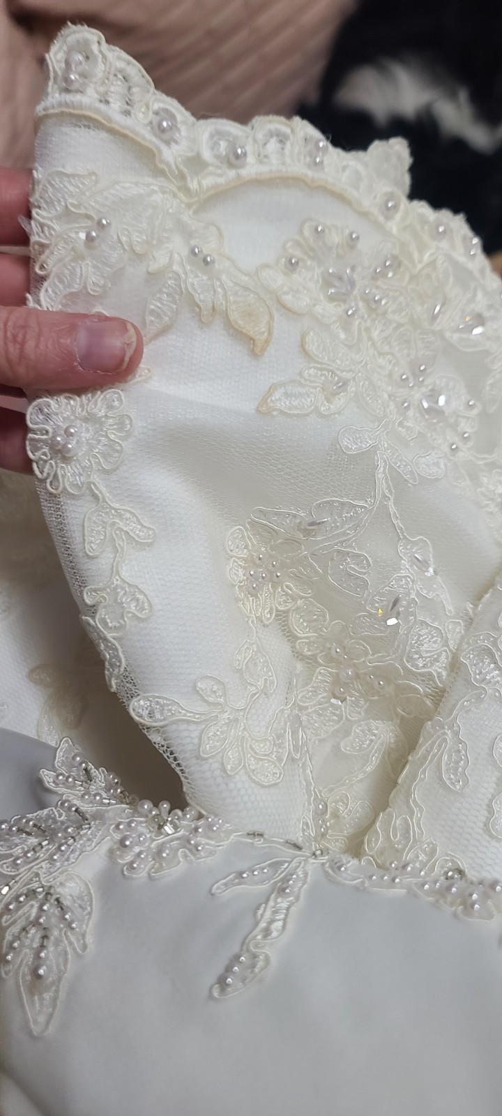 PC Mary’s wedding gown beautiful sweetheart neckline strapless