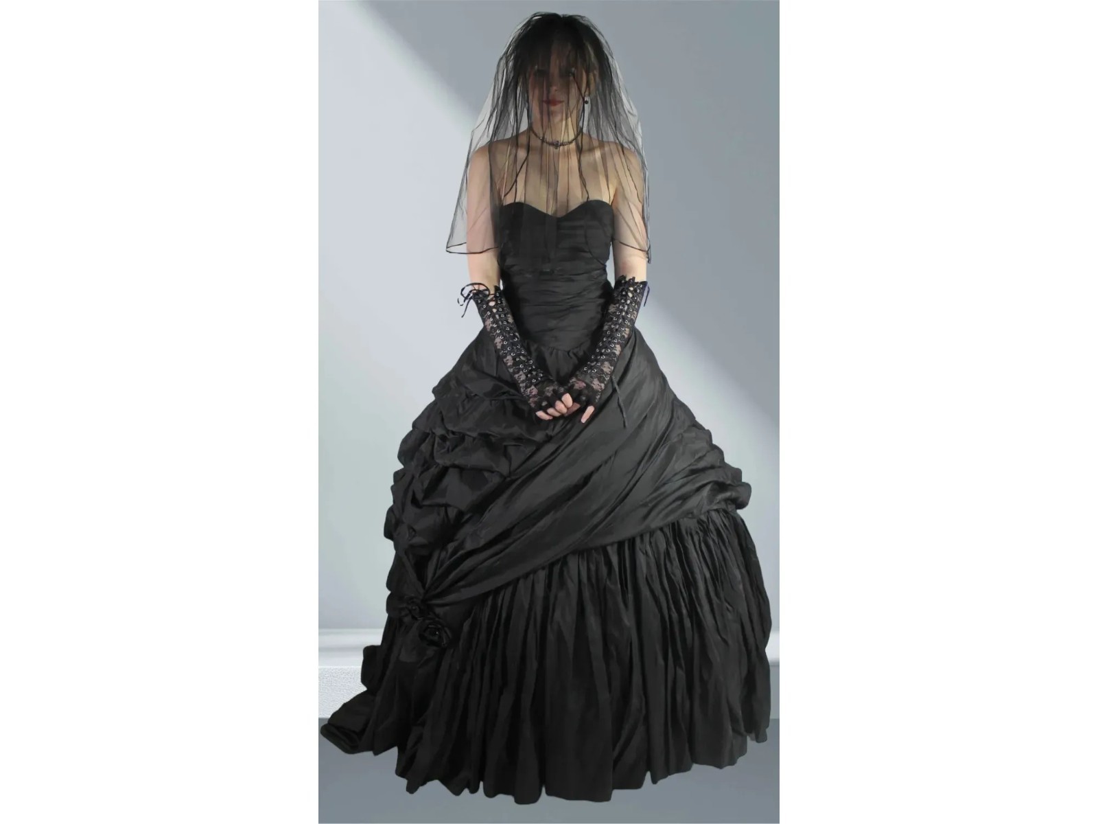 Gothic Wedding Collection Size 16* 5 Pc Dress, Hoop Skirt, Veil, Gloves, Choker