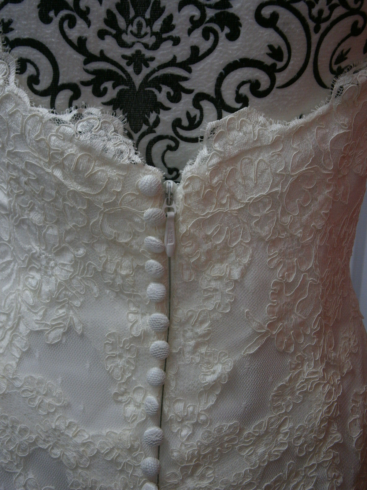 Matty 157 Matthew Christopher 12 Wedding Dress Off-White Lace Strapless Buttons
