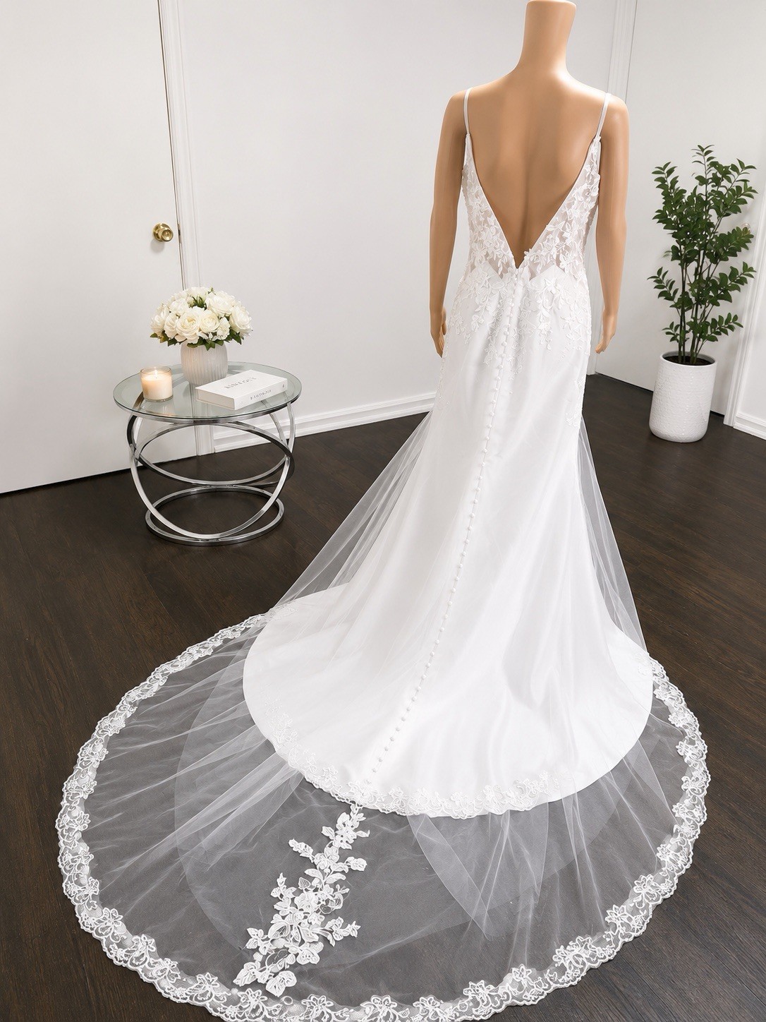 Satin Mermaid Wedding Dresses V-Neck Applique Long Spaghetti Strap Bridal Gowns