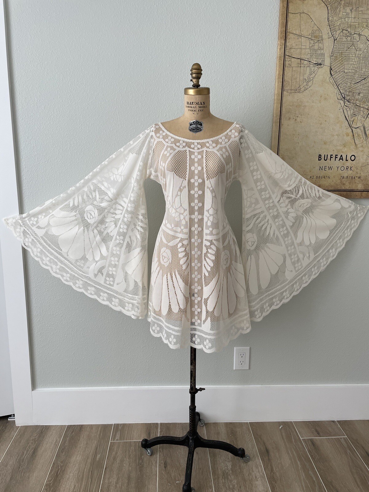 Small Ivory Vintage Lace Bell Sleeve Wedding Short Bridal Elopement Dress