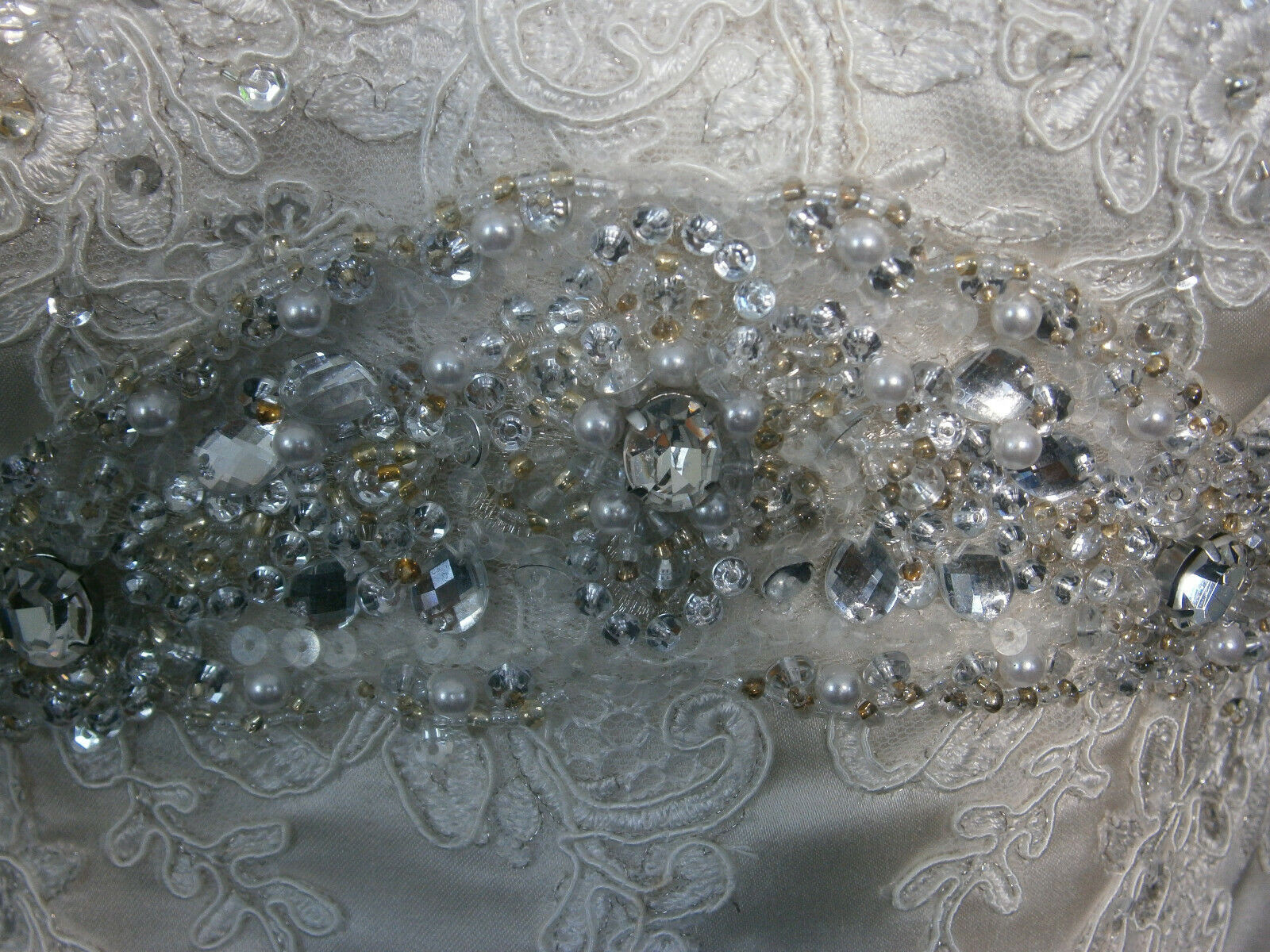 Essense of Australia Wedding Dress 10 Ivory A-line Lace Bling & Strap D1398