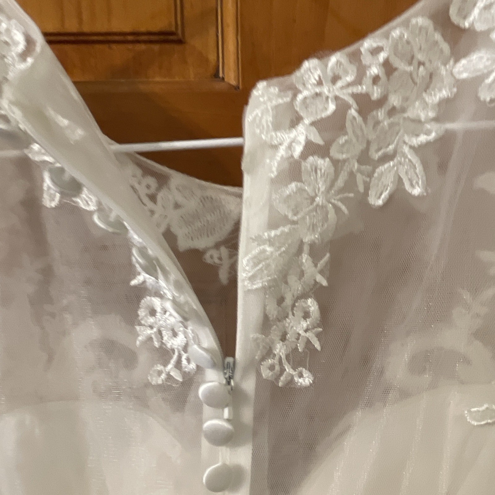Bridal Wedding Gown Ivory Lace Halter Mermaid Dress Size 12 Button Detail Train