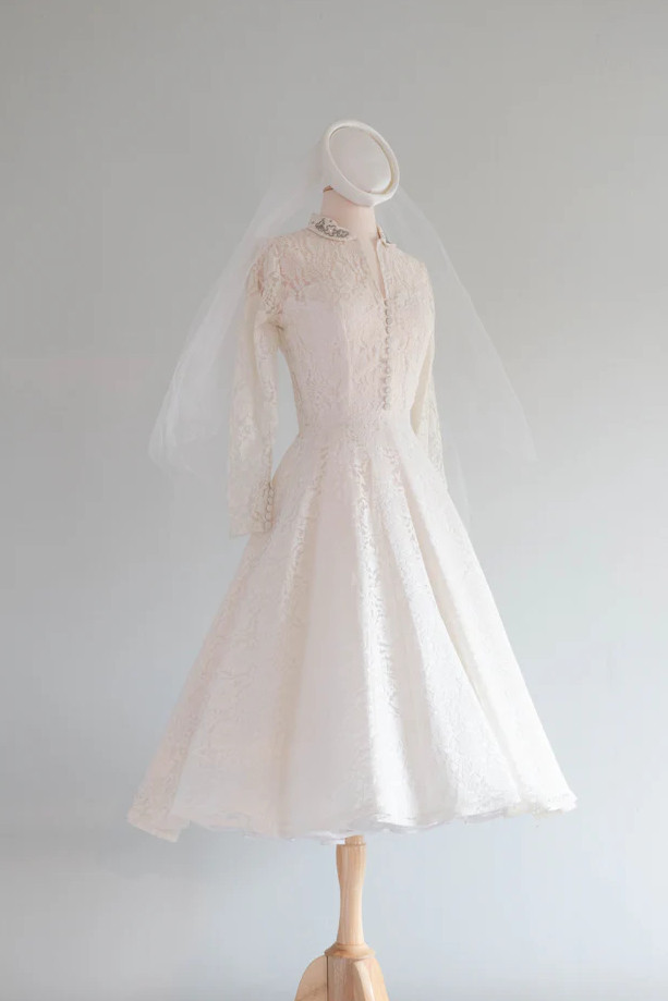 Vintage Elegant Wedding Dresses 1950s Couture Lace Tea Length Retro Bridal Gowns