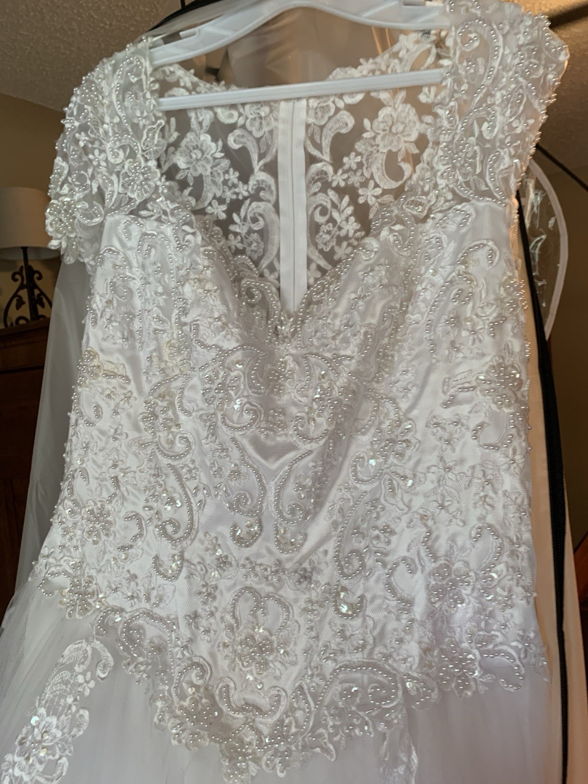 UNBRANDED USED WHITE WEDDING DRESS SIZE 18