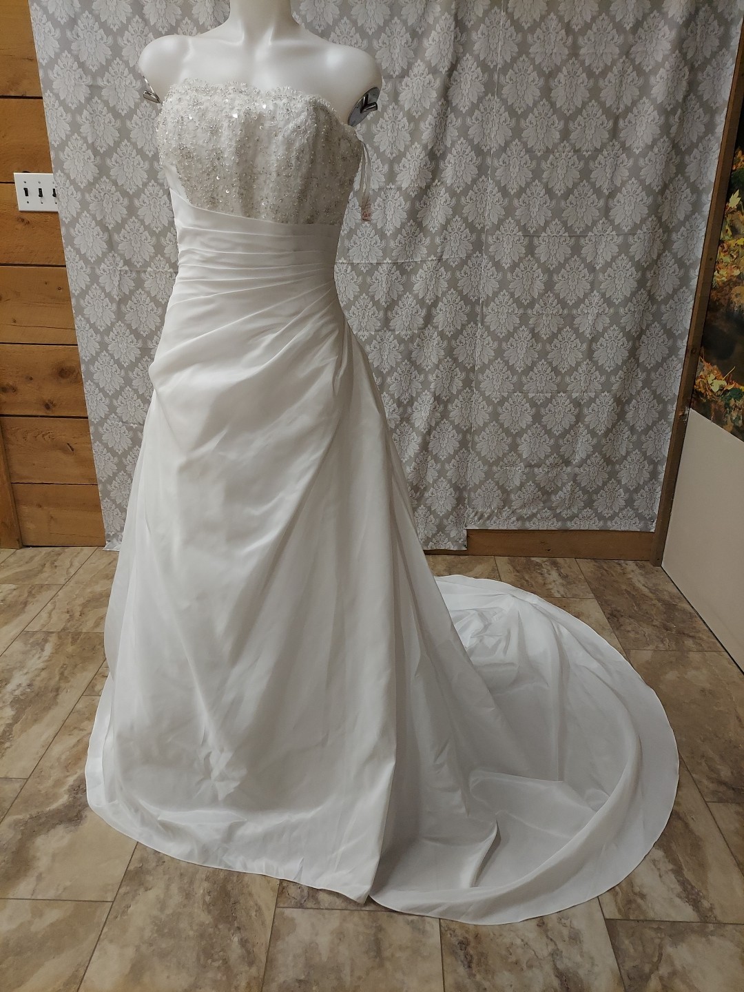 **Edan Bridal Size 8 White Beaded Embroderery Pleated Torso Wedding Dress**