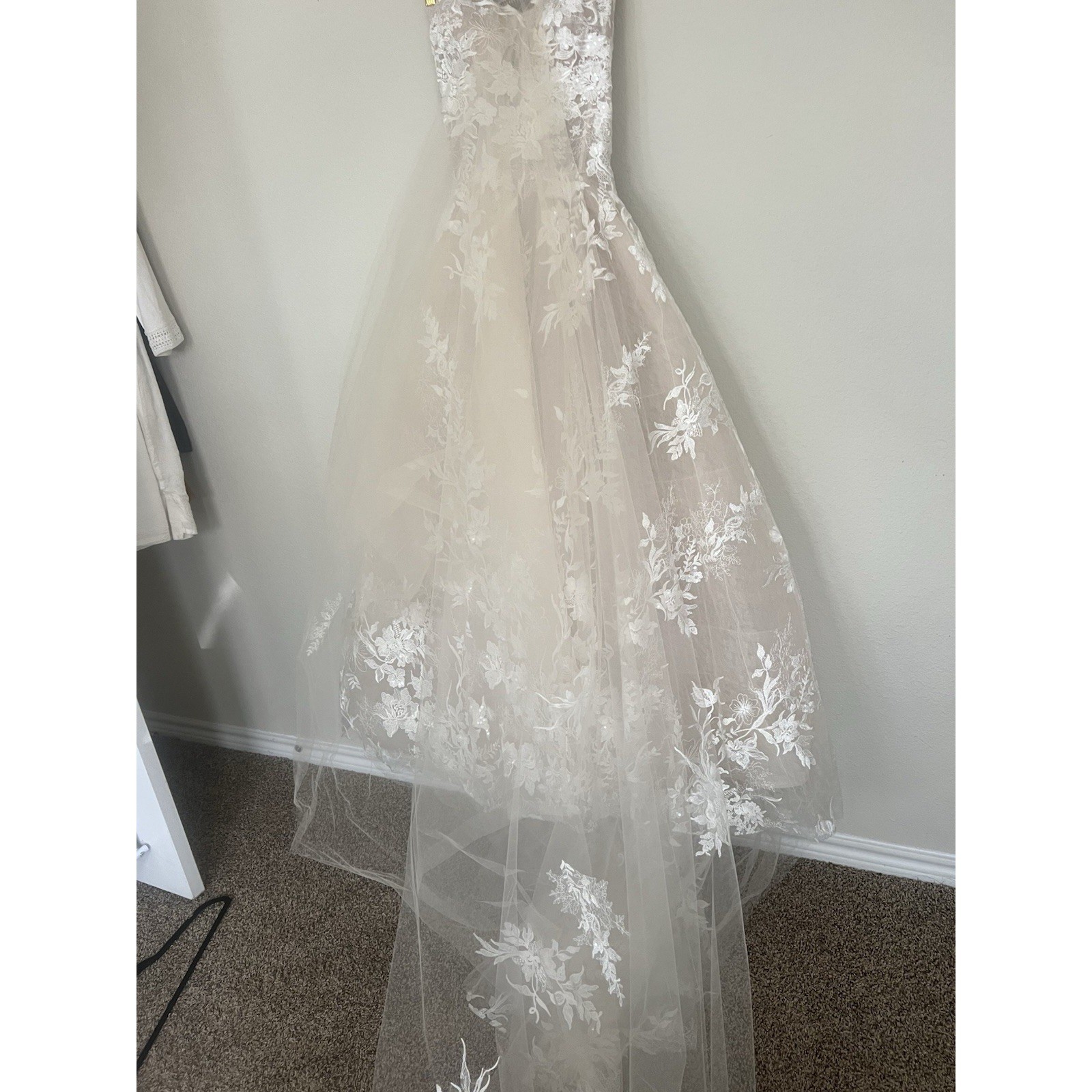 MONIQUE LHUILLIER WEDDING DRESS WITH VEIL FLORAL EXC CONDITIONLACE XXS CORSETTE