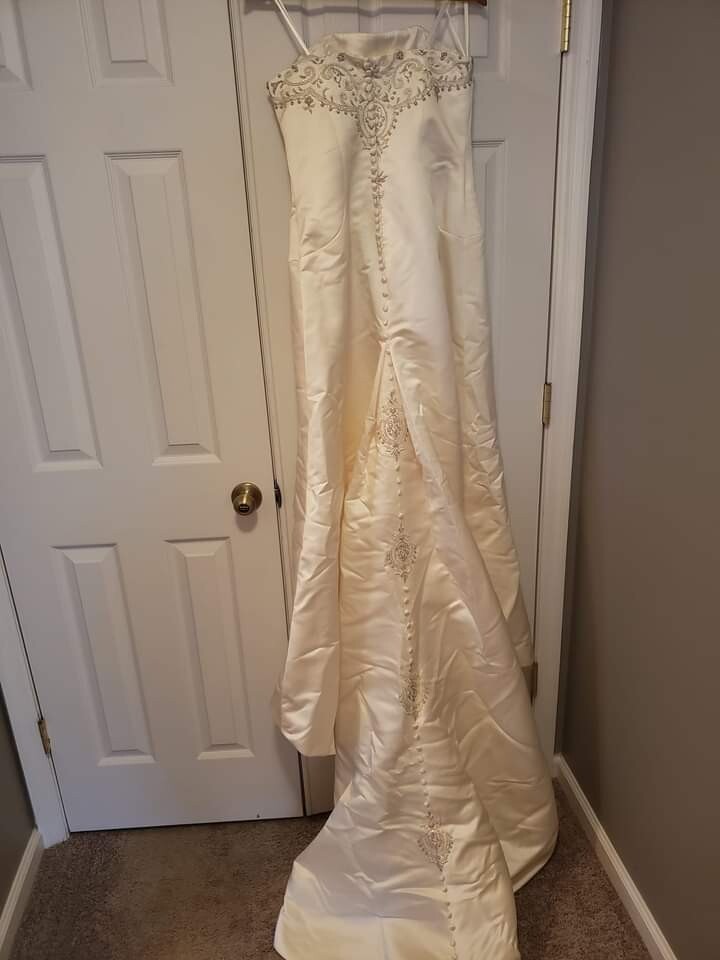 La Sposa ivory a-line wedding gown