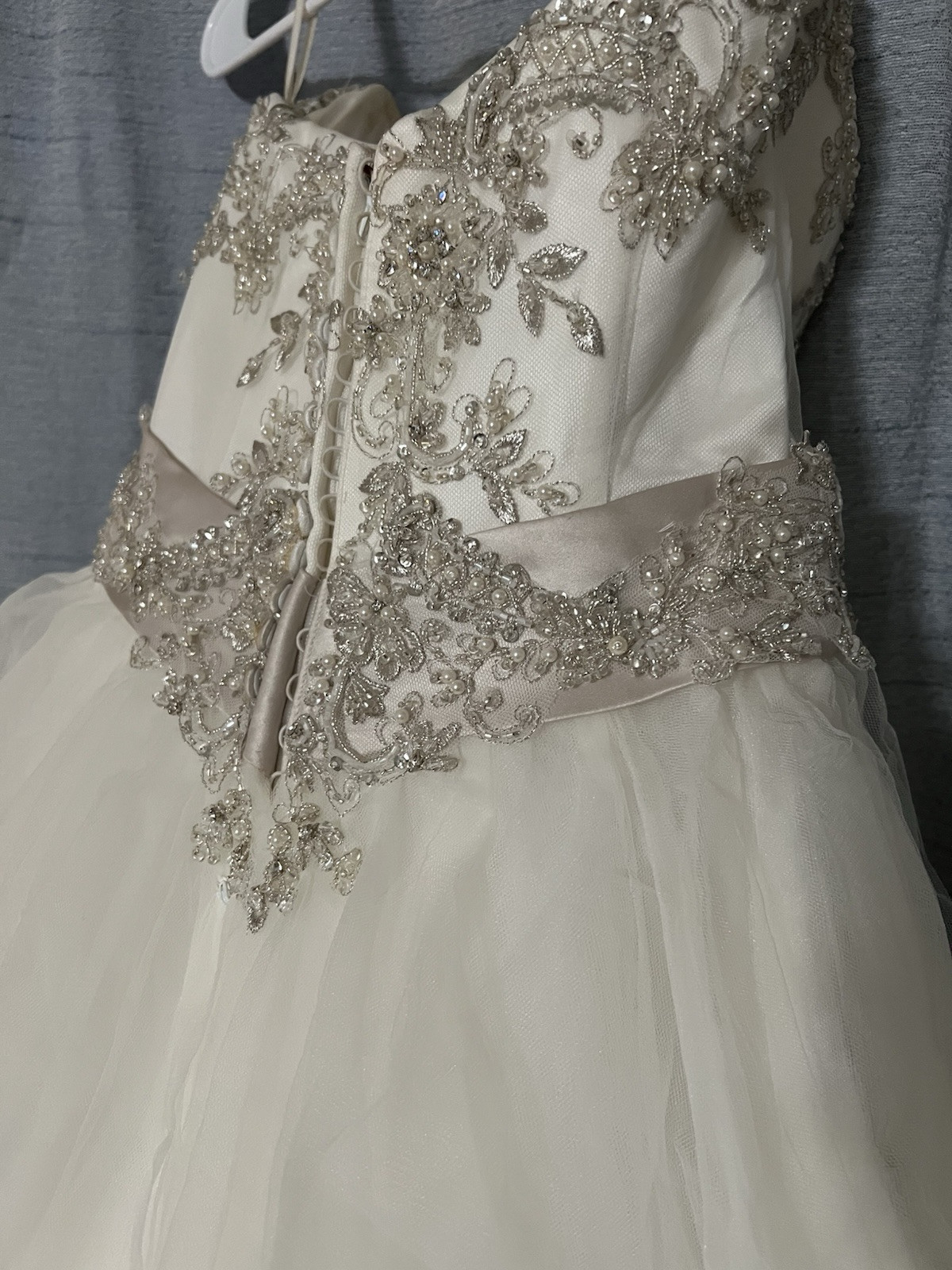 Casablanca Bridal Wedding Dress – Style 2077 – Size 0 – Ivory/Silver/Gold