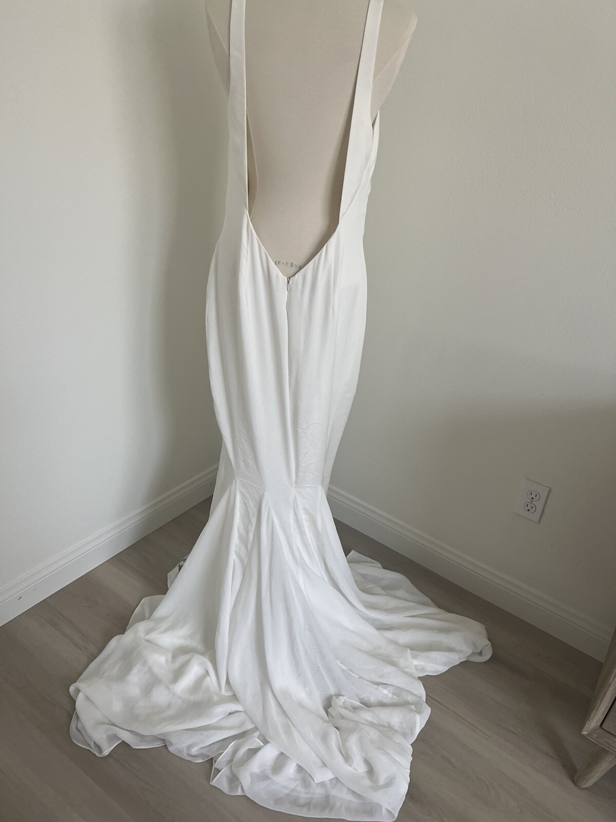 Katie May Mykonos Twist Front Crepe de Chine Mermaid Gown, Ivory Size V NWT