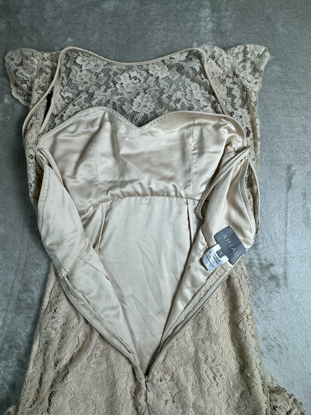 Amsale Wedding Gown Size 6 – Beige Ivory Lace Lightweight Feminine Mermaid Flare
