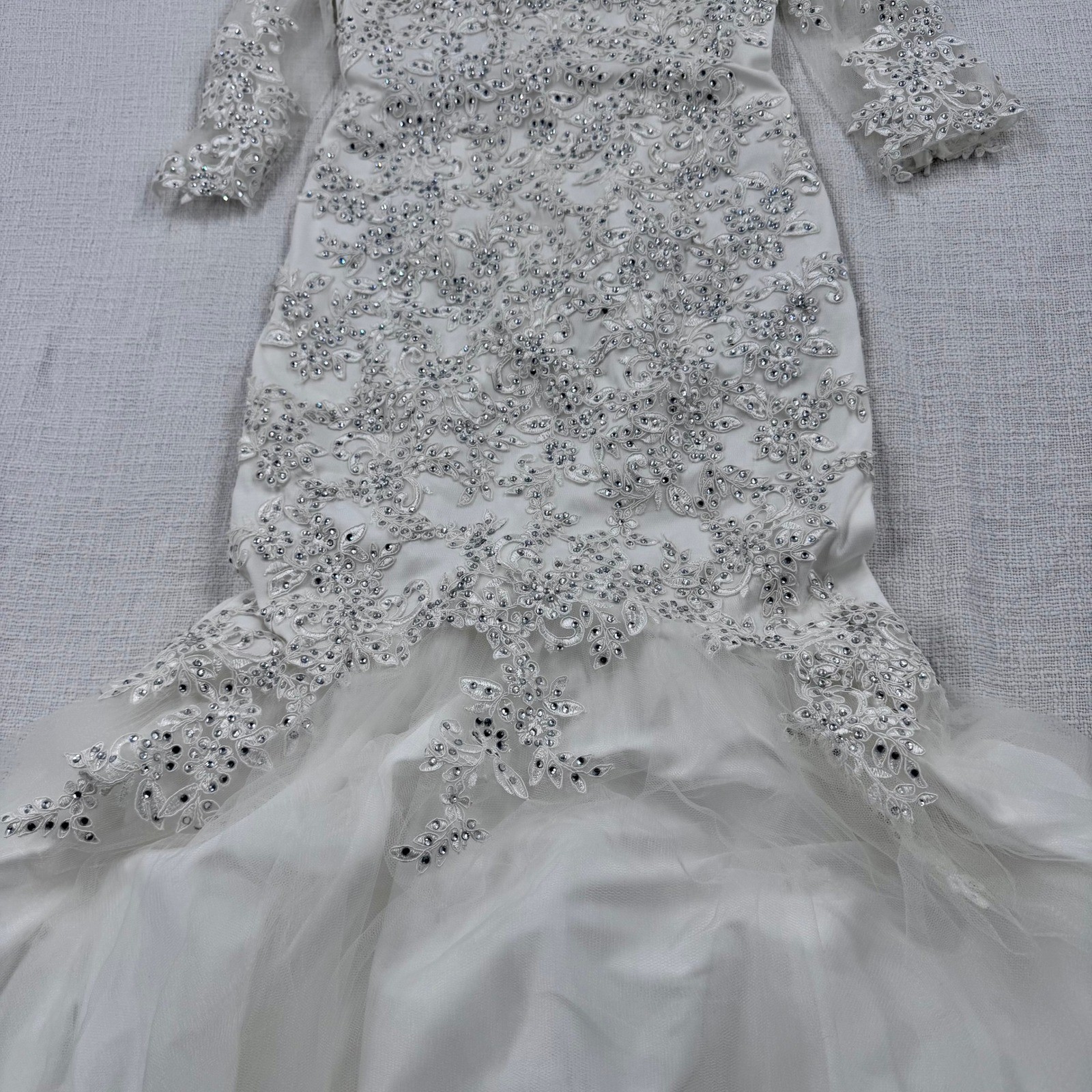 Glow Women Size 0 Rhinestone Embellished Mermaid Wedding Gown Long Sleeve V-Neck