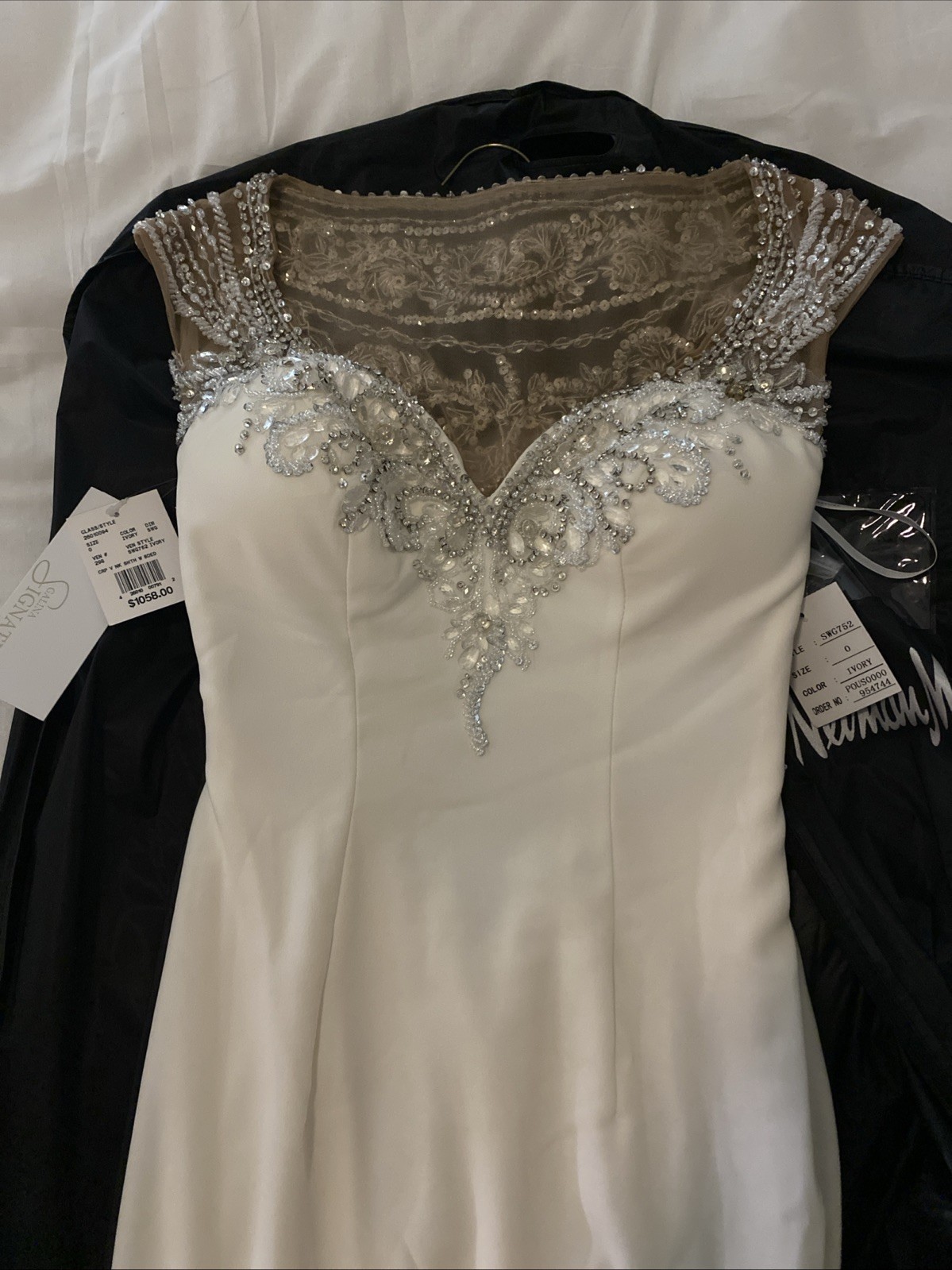 NWT $1,058 David’s bridal Beaded Back V Neck Ivory Sheath Wedding Dress 0