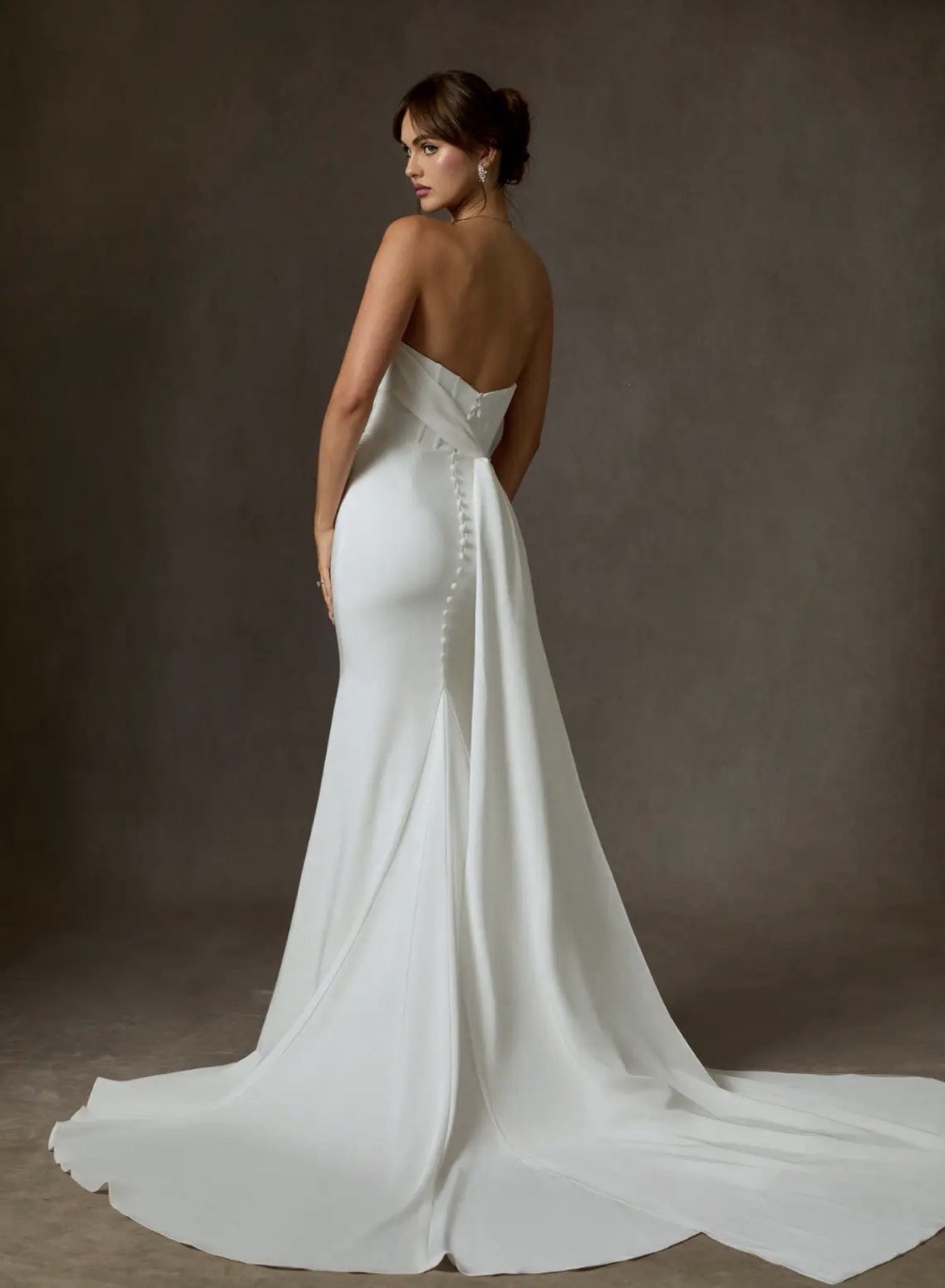 Azazie Cherity Wedding Dress White Size 4 Unaltered Never Worn