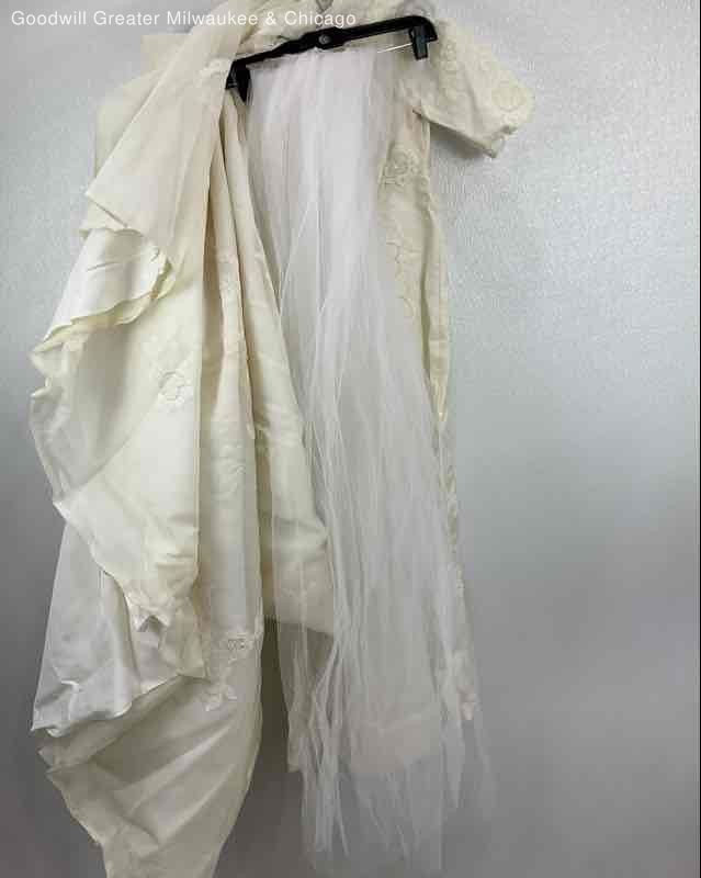 Unbranded Ivory Floral Lace Wedding Dress Detachable Train Veil Size 12