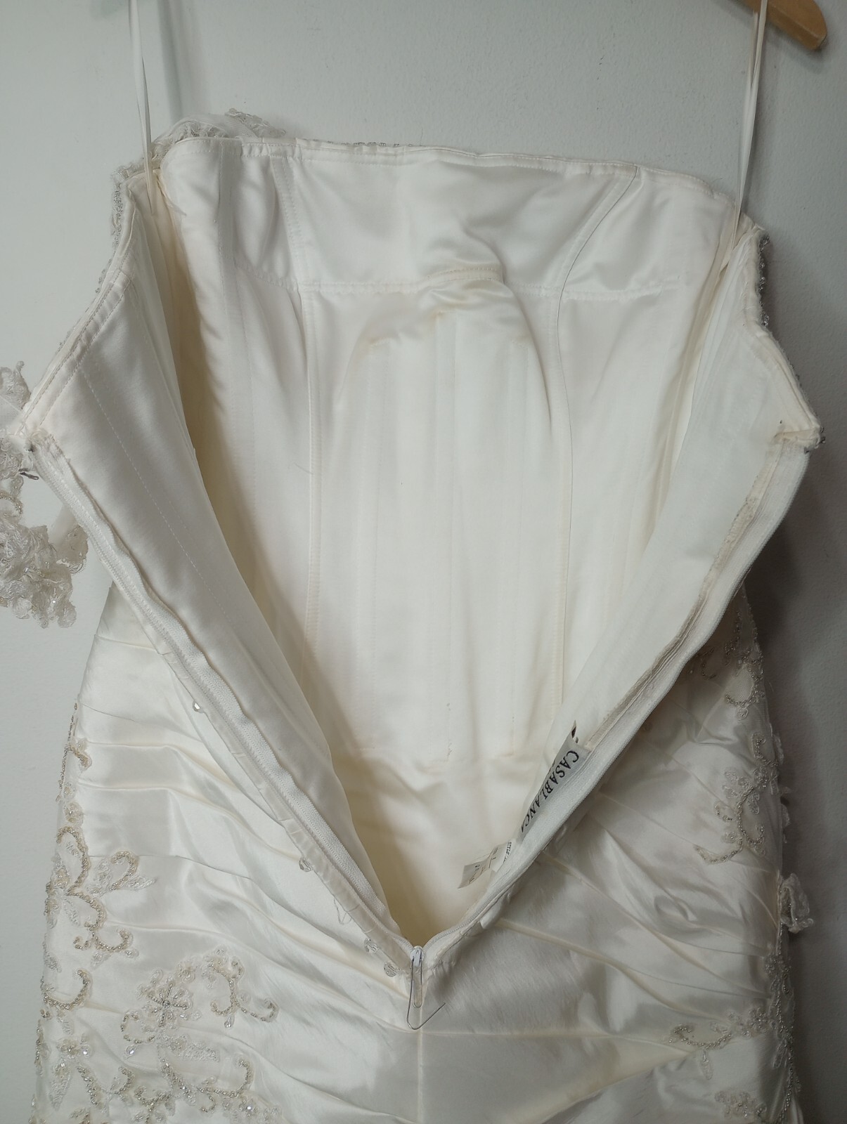*Floor Model* Size 8 Casablanca Bridal Ivory Beaded Wedding Gown Style 1984