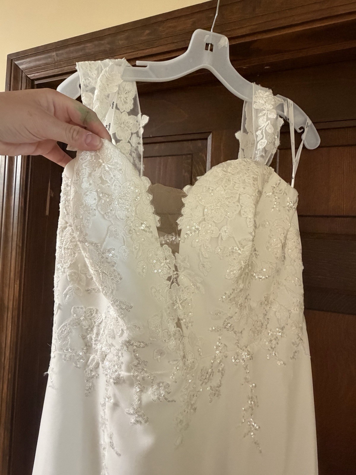David’s Bridal WG3849 White Lace Beaded V-Neck Fit & Flare Train Dress 18
