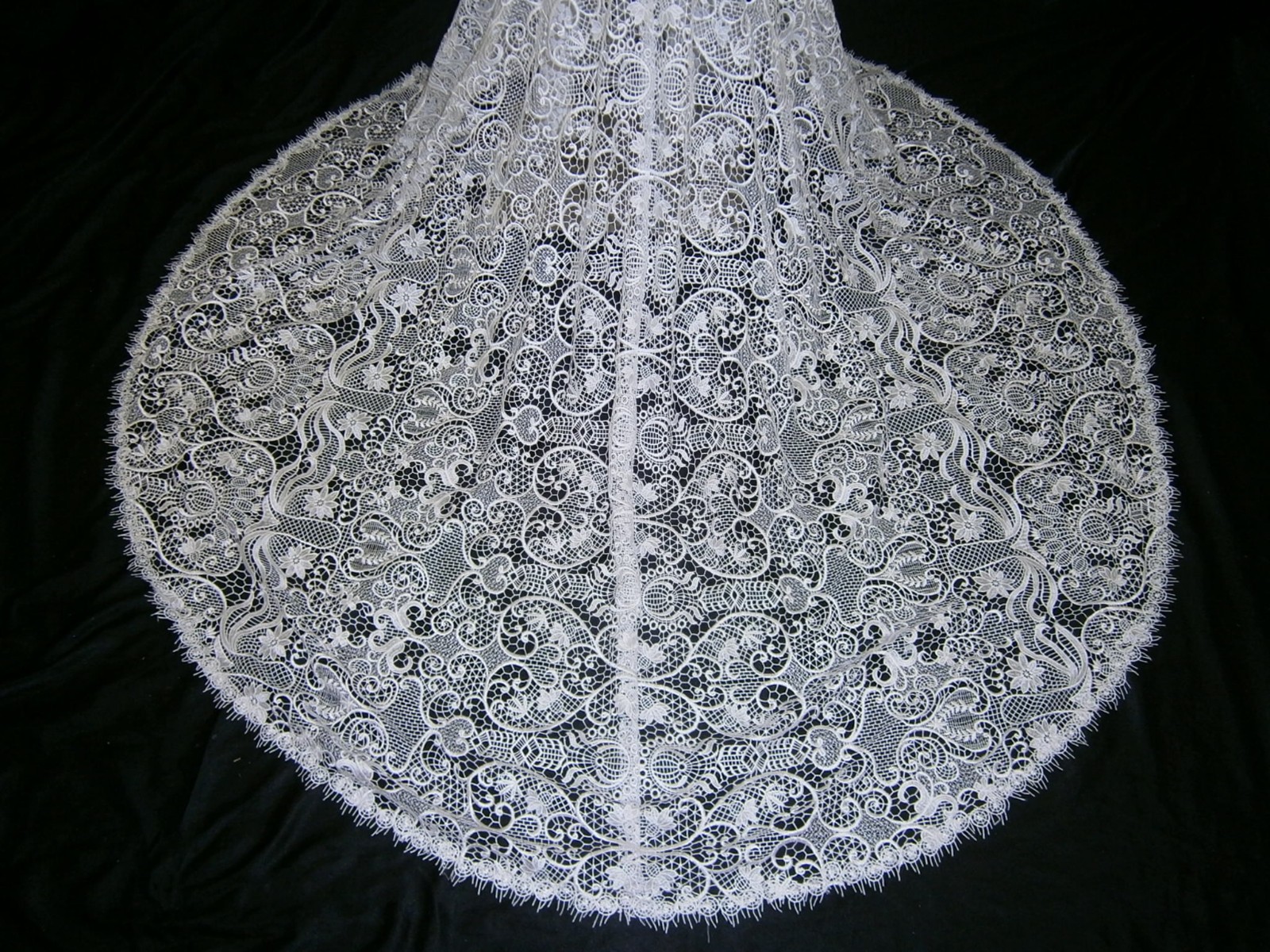 Chosen Kyha Wedding Dress 10-12 Ivory Lace Matte Jersey Crochet Off Shoulders