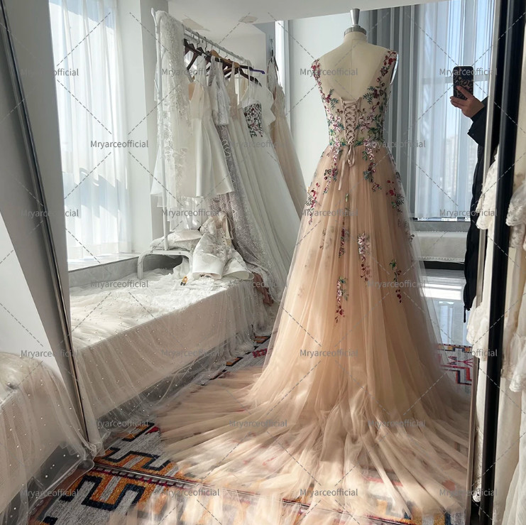 Colored Embroidery Floral Wedding Dresses Soft Tulle Champagne Bridal Gowns