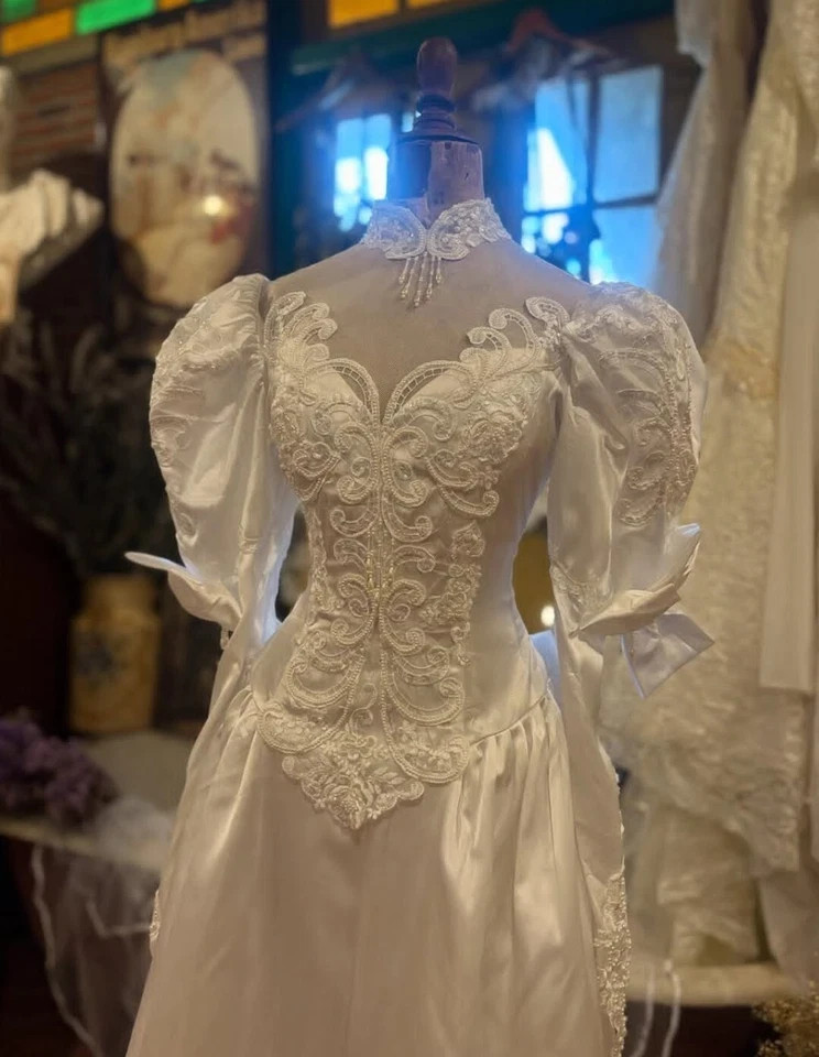 Victorian Satin Wedding Dresses High Neck Long Sleeves Bowed A Line Bridal Gowns