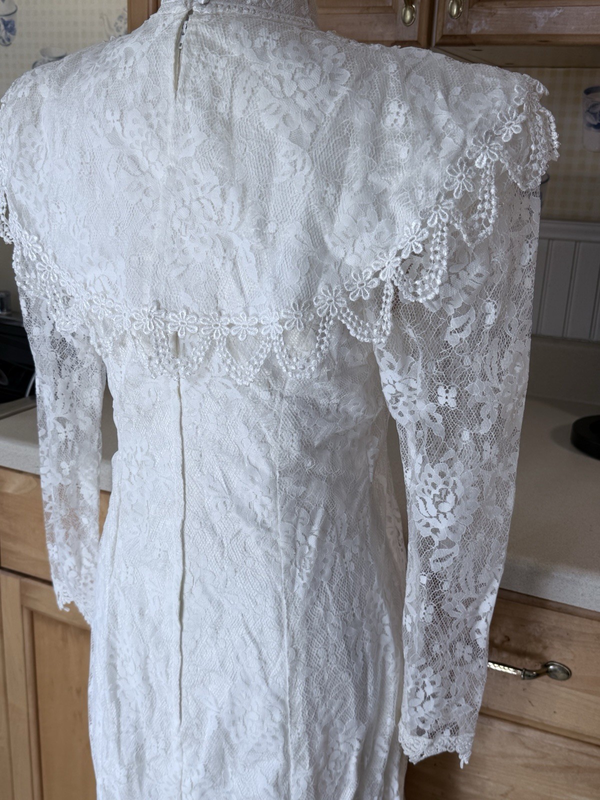 Vtg 1980s Jessica McClintock wedding dress Sz 12 high-neck lace bodice beading