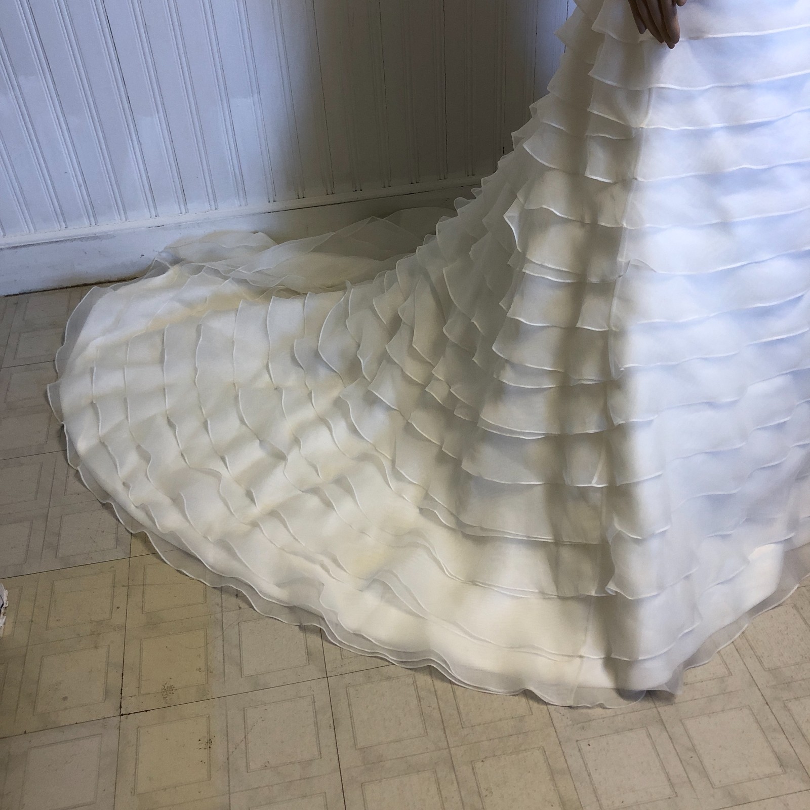 NEW Garza Paris Wedding Gown Sz 10 NWT Taffeta Ruffle Train Off White