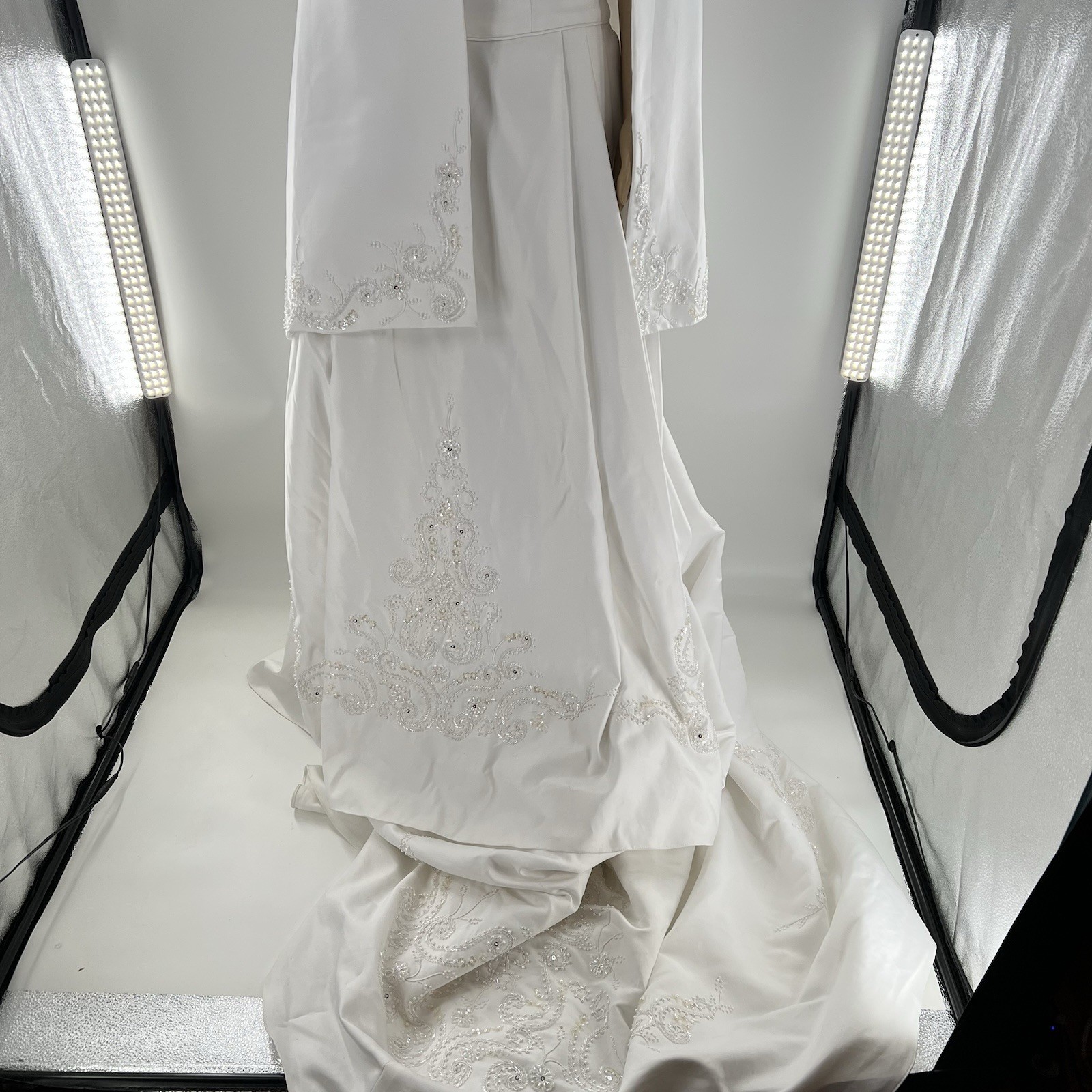 VTG Mary’s Classic 90’s Wedding Gown w/Matching Beaded Wrap & White Veil w/Satin