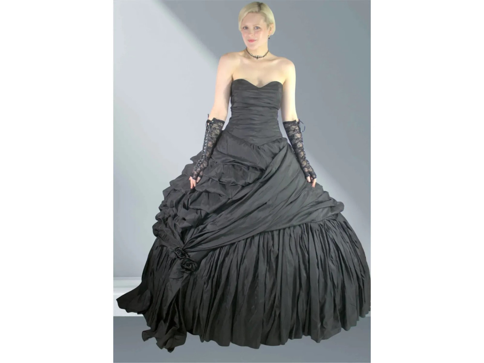 Gothic Wedding Collection Size 16* 5 Pc Dress, Hoop Skirt, Veil, Gloves, Choker