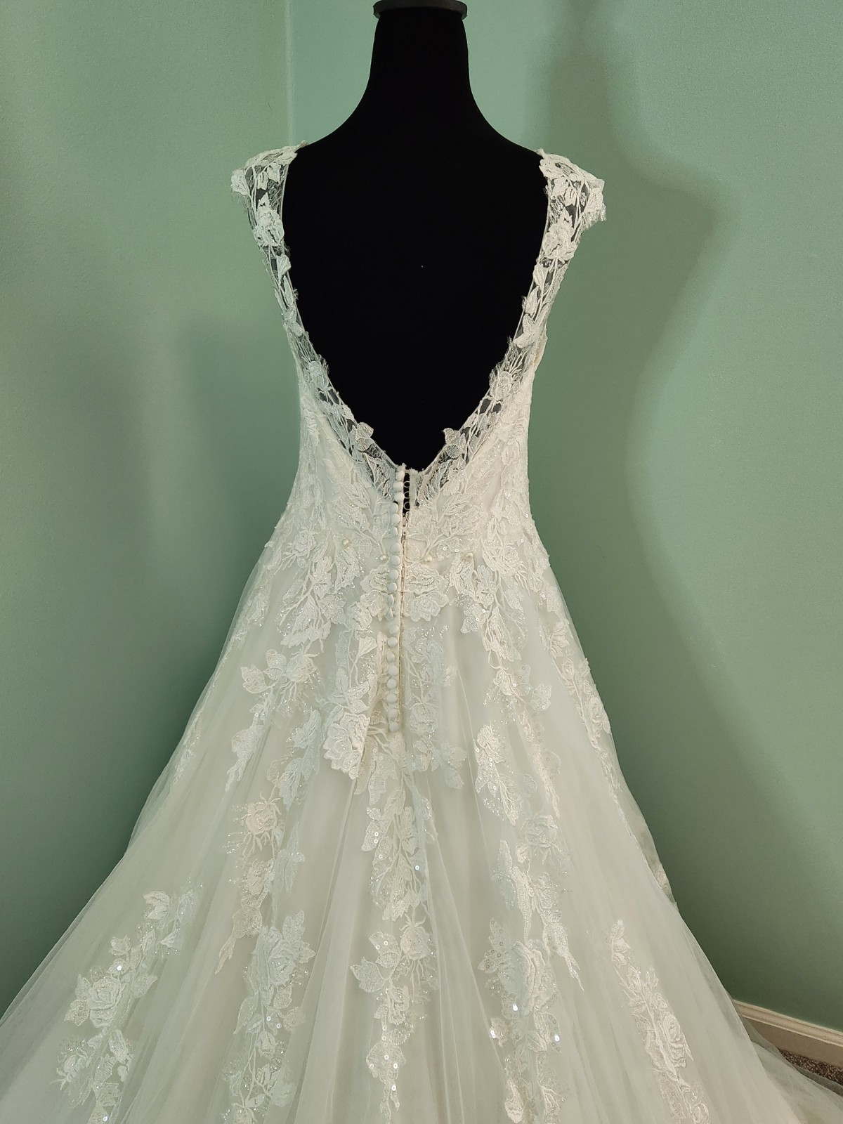 STUNNING Allure Romance Ivory Wedding Dress – SEE MEASUREMENTS BELOW!!