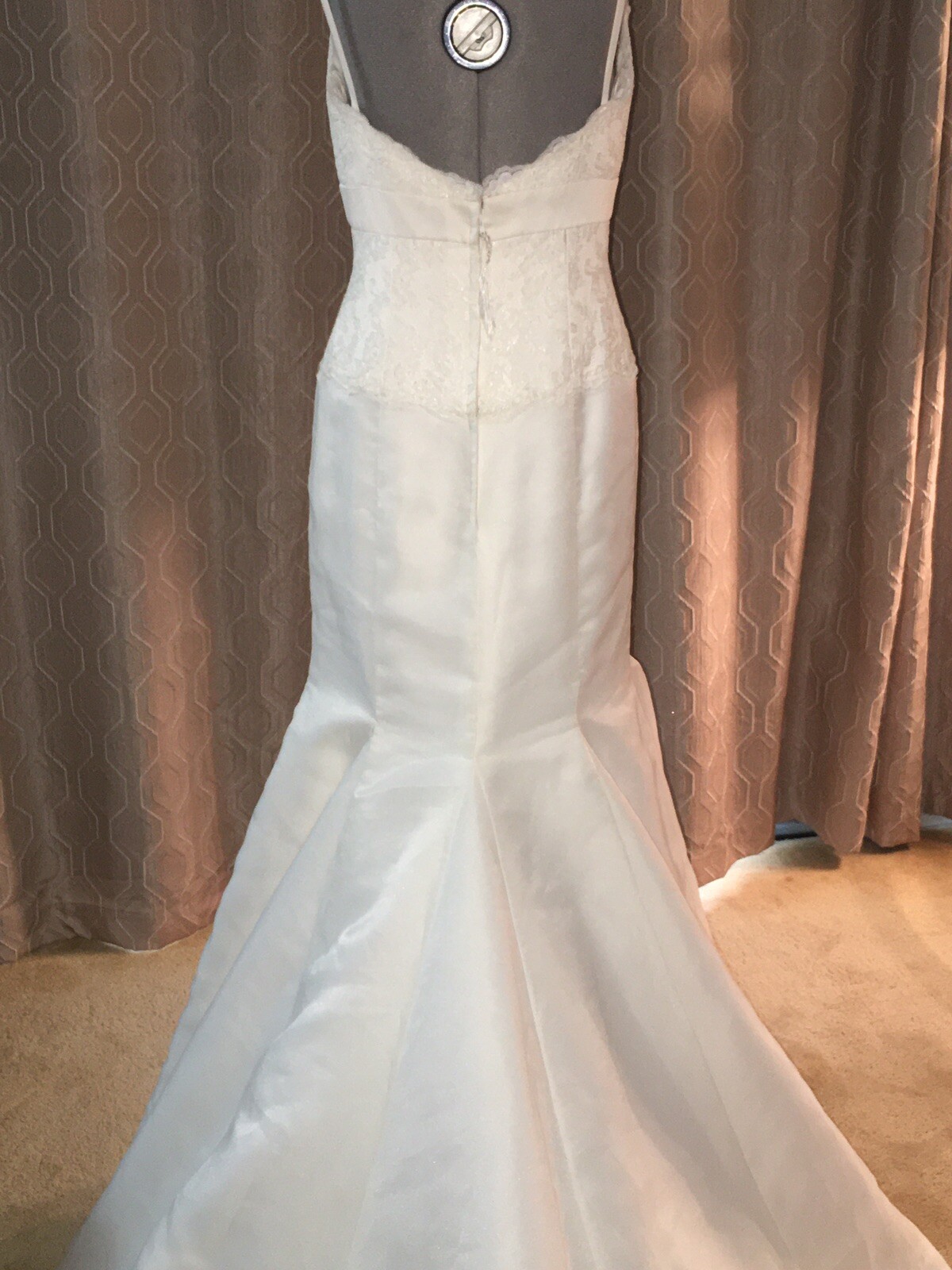 Stunning Bride 2 Be Wedding Dress #16639 Off White Mermaid Size 8 Sleeveless